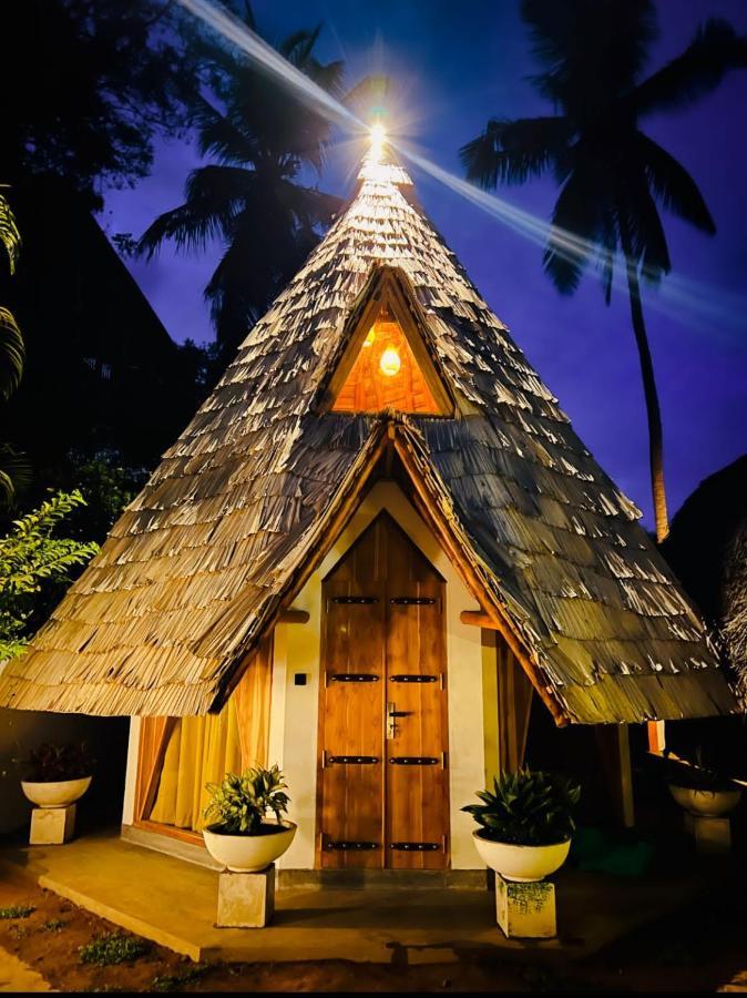 Turtle Wood Cabin Tangalle Eksteriør bilde