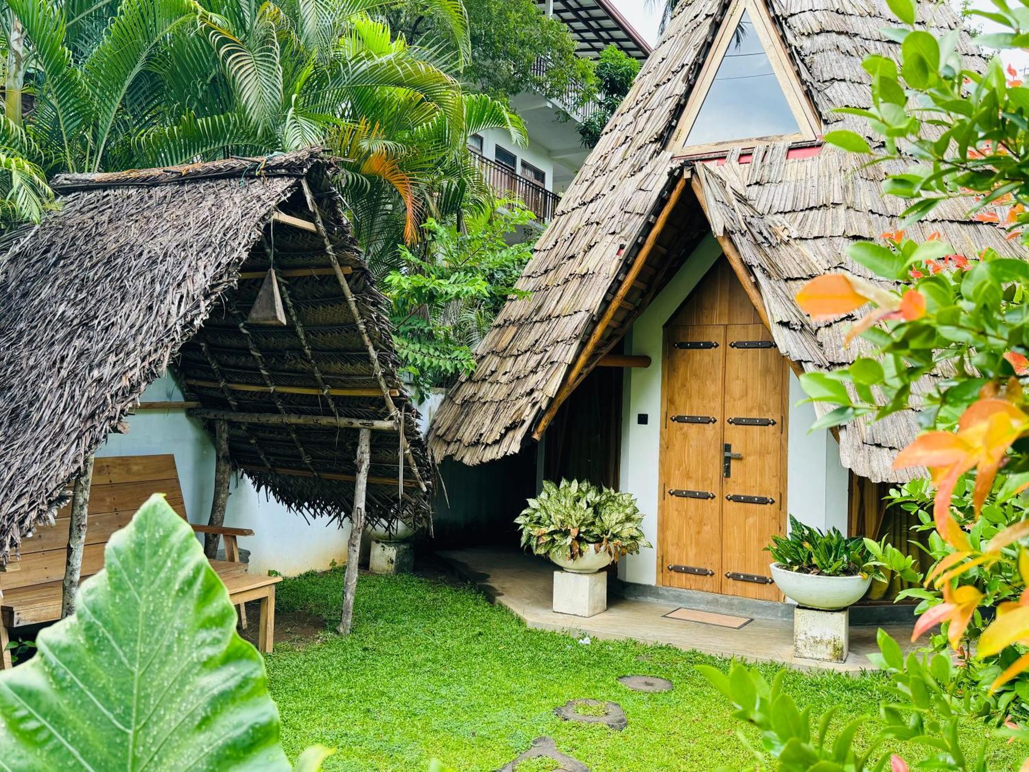 Turtle Wood Cabin Tangalle Eksteriør bilde