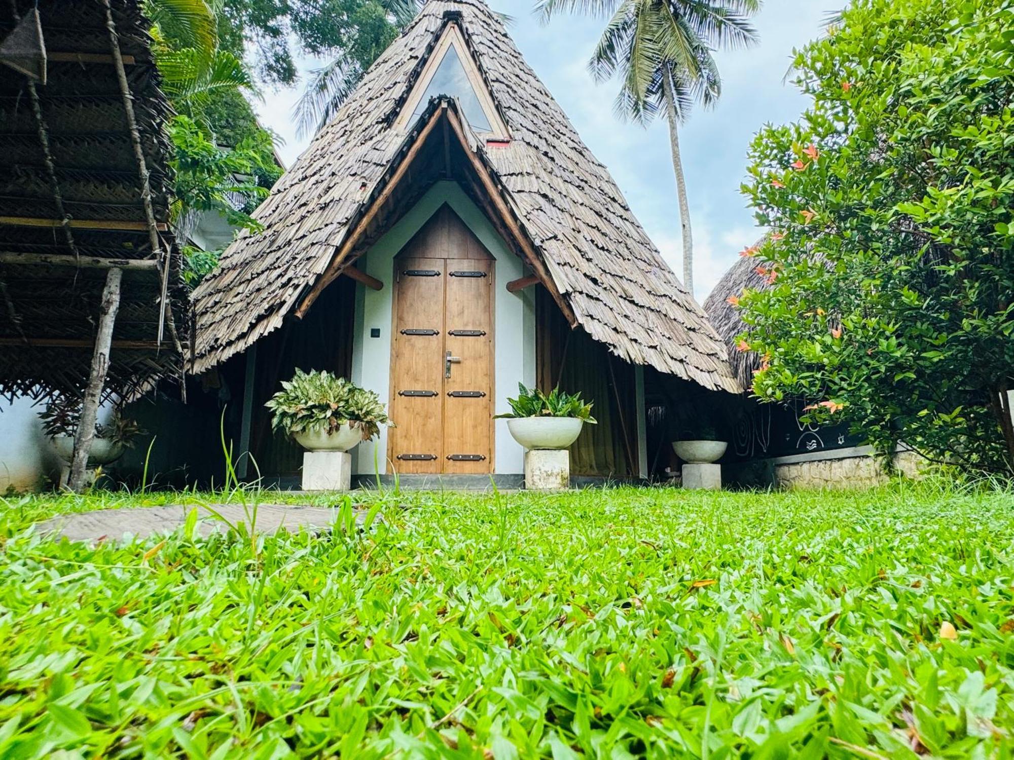 Turtle Wood Cabin Tangalle Eksteriør bilde